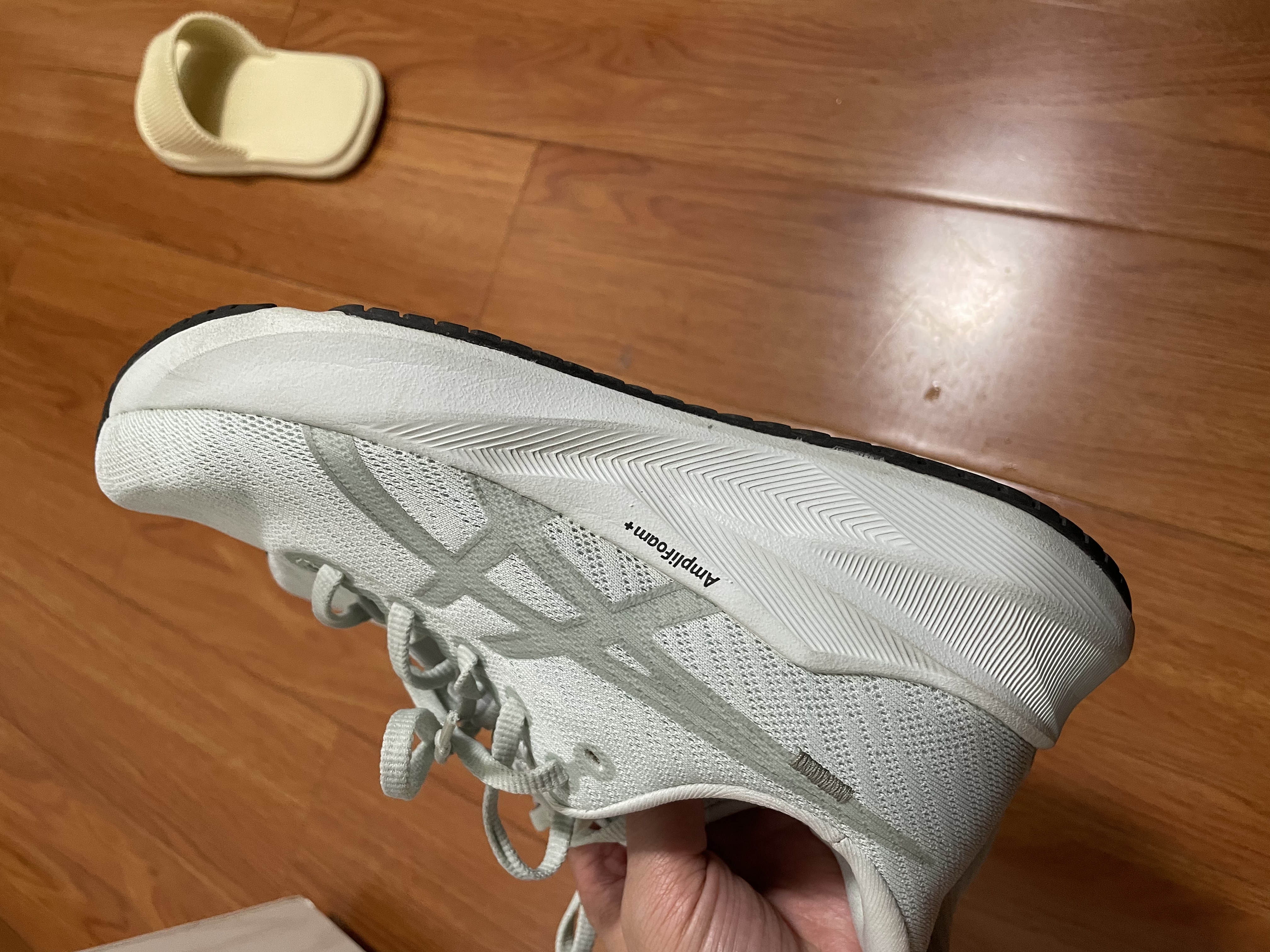 【95成新】亚瑟士ASICS女子缓震回弹跑鞋VERSABLAST 4 浅绿色 38    实拍图