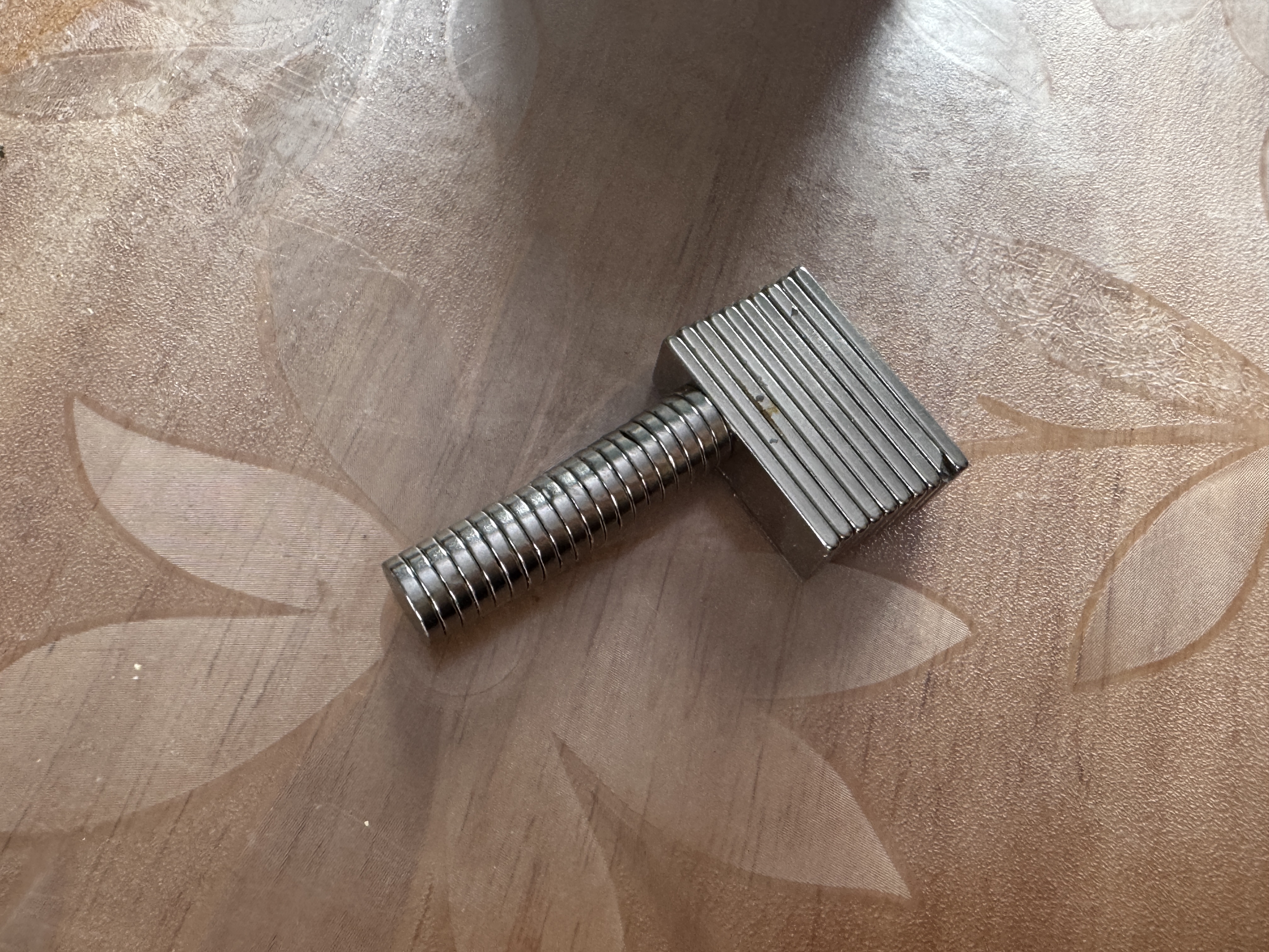3M磁吸贴片冰箱贴磁贴diy强硬吸铁石自粘挂钩黑板柜门入户门装饰 φ10mm*2mm（20粒） 实拍图