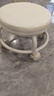 【京喜甄选】椅子万向轮美缝凳子带轮旋转擦地矮凳美甲修脚凳滑轮 儿童凳-米白色款 实拍图