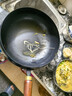 章师傅【三次开锅发货】古法大肚锅正宗章丘家用铁锅不粘锅炒锅加厚厨具 升级款28大肚锅（铁盖+蒸笼） 28cm 实拍图