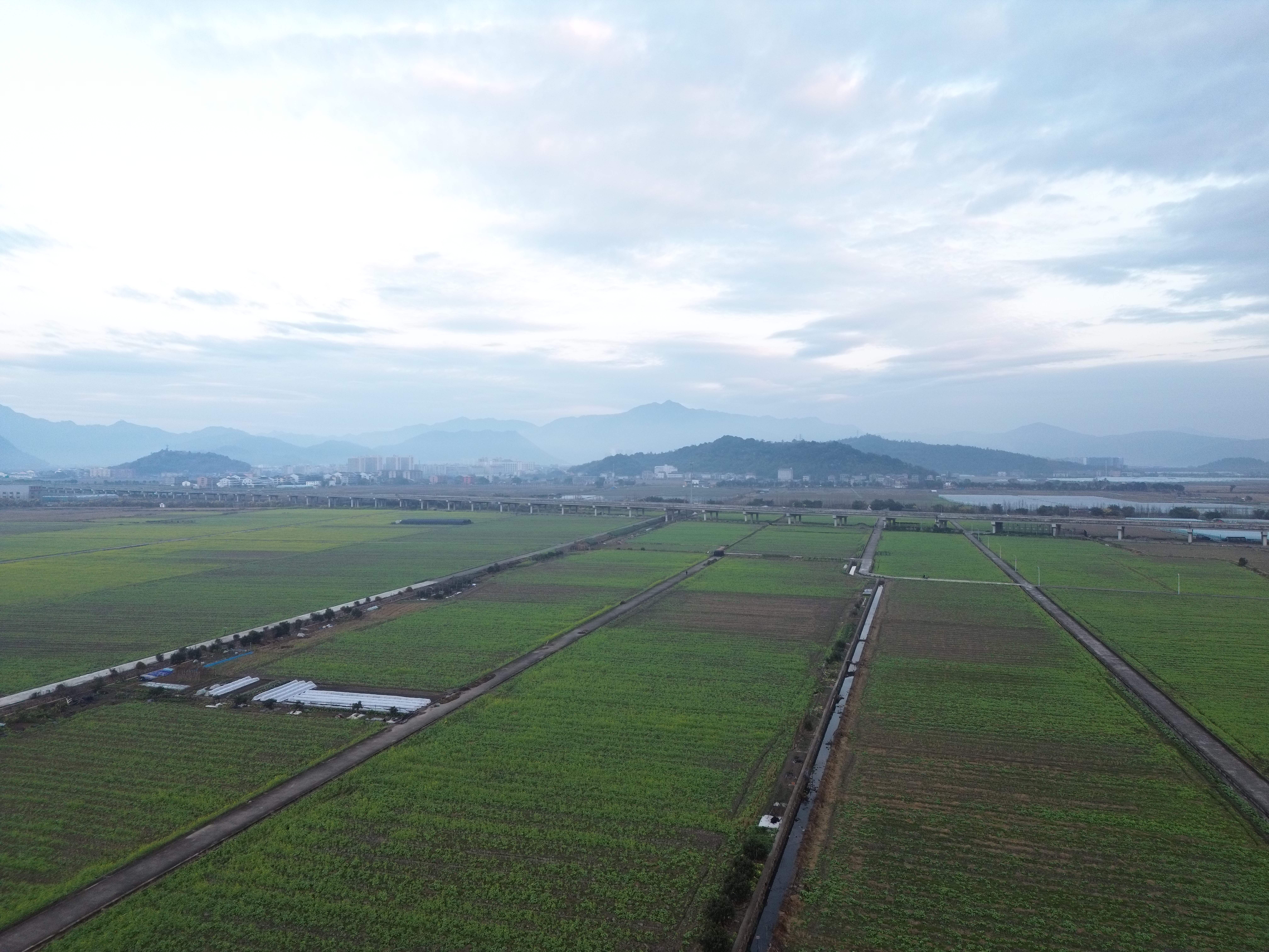 大疆（DJI）Mini 3 入门优选航拍无人机 迷你续航飞行器 适配高清带屏遥控器 智能高清拍摄 Mini 3 标准双电+128G卡礼包 一年版随心换（328元） 实拍图