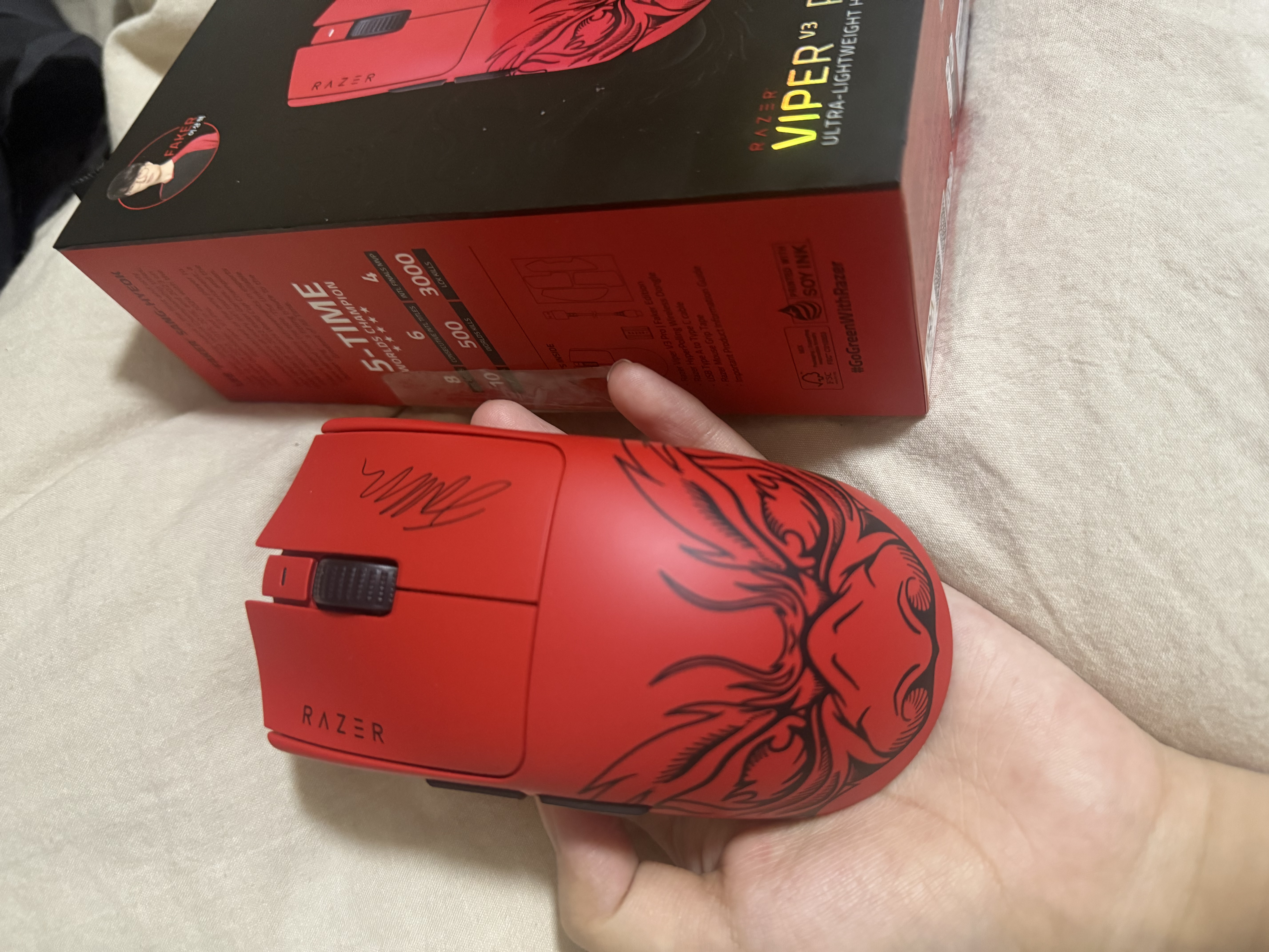 雷蛇（Razer）毒蝰V4pro专业版 毒蝰V3pro专业版 无线电竞游戏鼠标 三角洲CS2吃鸡宏电竞外设鼠标 毒蝰V3专业版【FAKER限定款】 实拍图