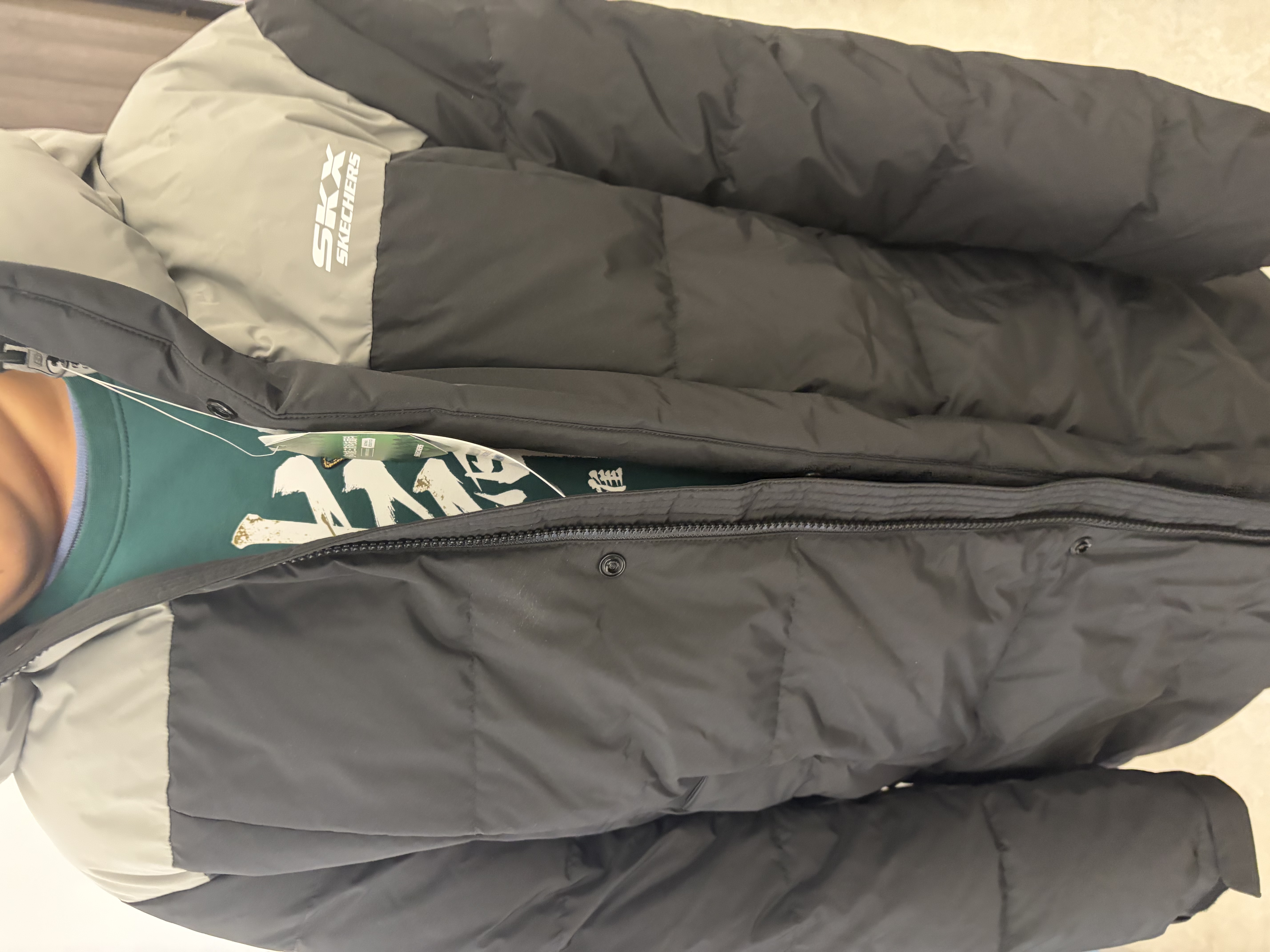 Skechers斯凯奇儿童中长款羽绒外套冬季男女童梭织保暖连帽羽绒服L425K072 碳黑/0018 170 充绒量199g 实拍图