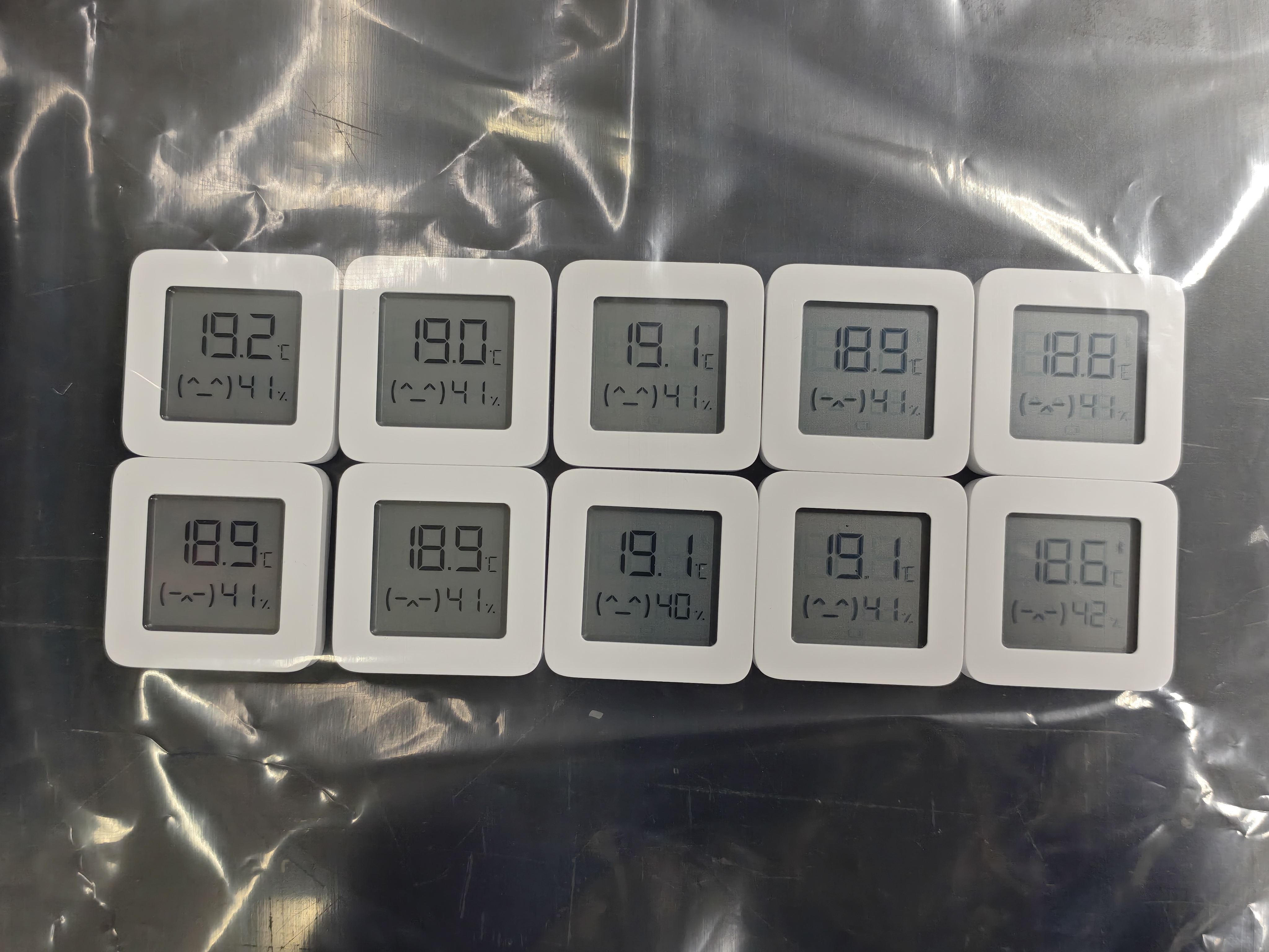 小米 米家蓝牙温湿度计2/温湿度计3mini 家用温度计室内浴室多功能数显温湿度计 温湿度计2代-3个装 实拍图