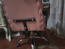 懋仪电竞椅家用舒适久坐电脑椅沙发椅子女生游戏转椅主播升降办公座椅 【赛车皮】粉色+可移动头枕+脚踏+加厚填充 120-155度(含) 钢制脚 联动扶手 实拍图