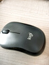 罗技（Logitech）M220 轻音鼠标 无线鼠标 办公鼠标 对称鼠标 带无线微型接收器 灰黑色 实拍图