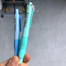 新款2.0正姿活动铅笔海豚握杆小学生用矫姿加粗铅芯自动铅笔 粉色1支+1盒笔芯（8支笔芯） 实拍图