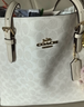 蔻驰（COACH）【品牌直供】女士MOLLIE经典标志单肩托特包白色CV967礼物 实拍图