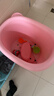 日康（rikang）泡澡桶 婴儿洗澡盆 儿童洗澡桶 浴缸浴桶赠浴凳粉色 X1001-2 实拍图