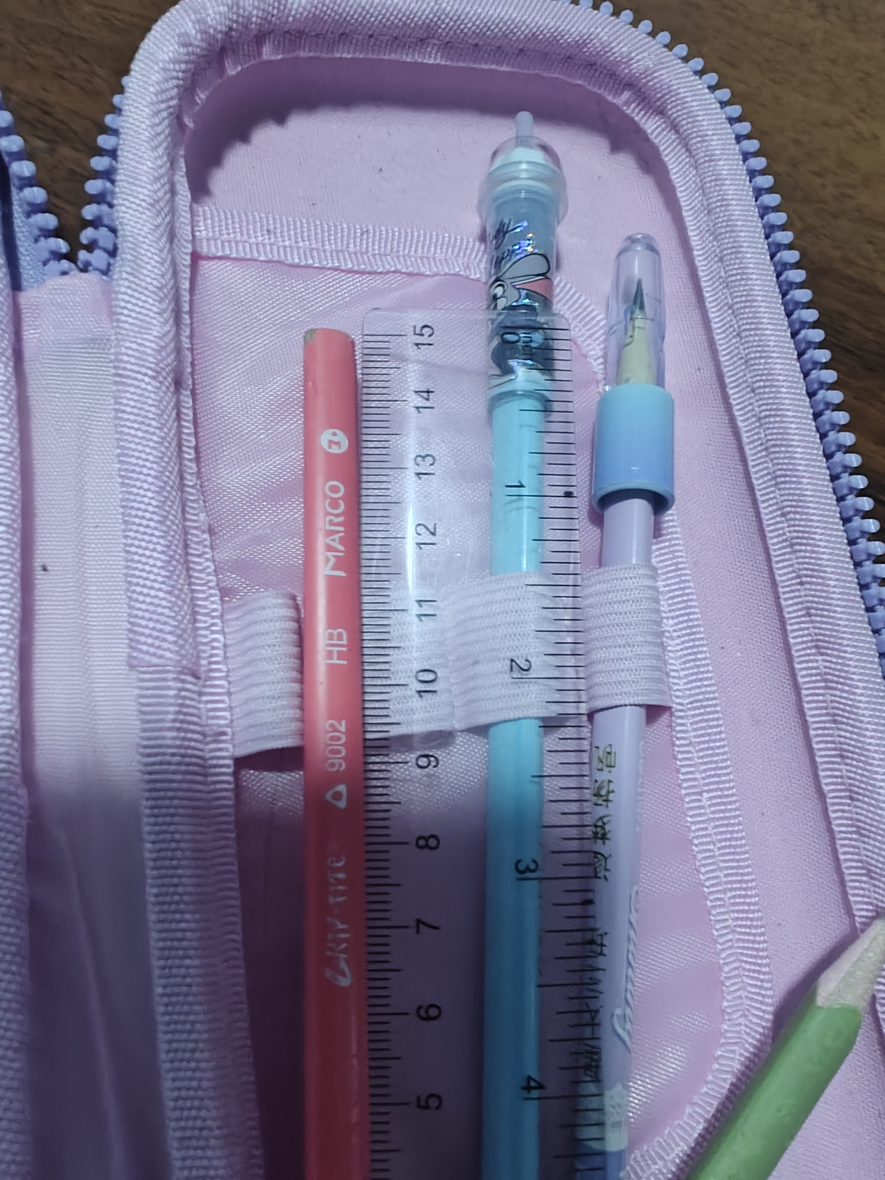 晨光（M&G）(M&G)文具宝可梦联名小学生笔袋EVA文具盒男孩女孩幼儿园铅笔盒高颜值笔盒图案随机开学开学文具 实拍图