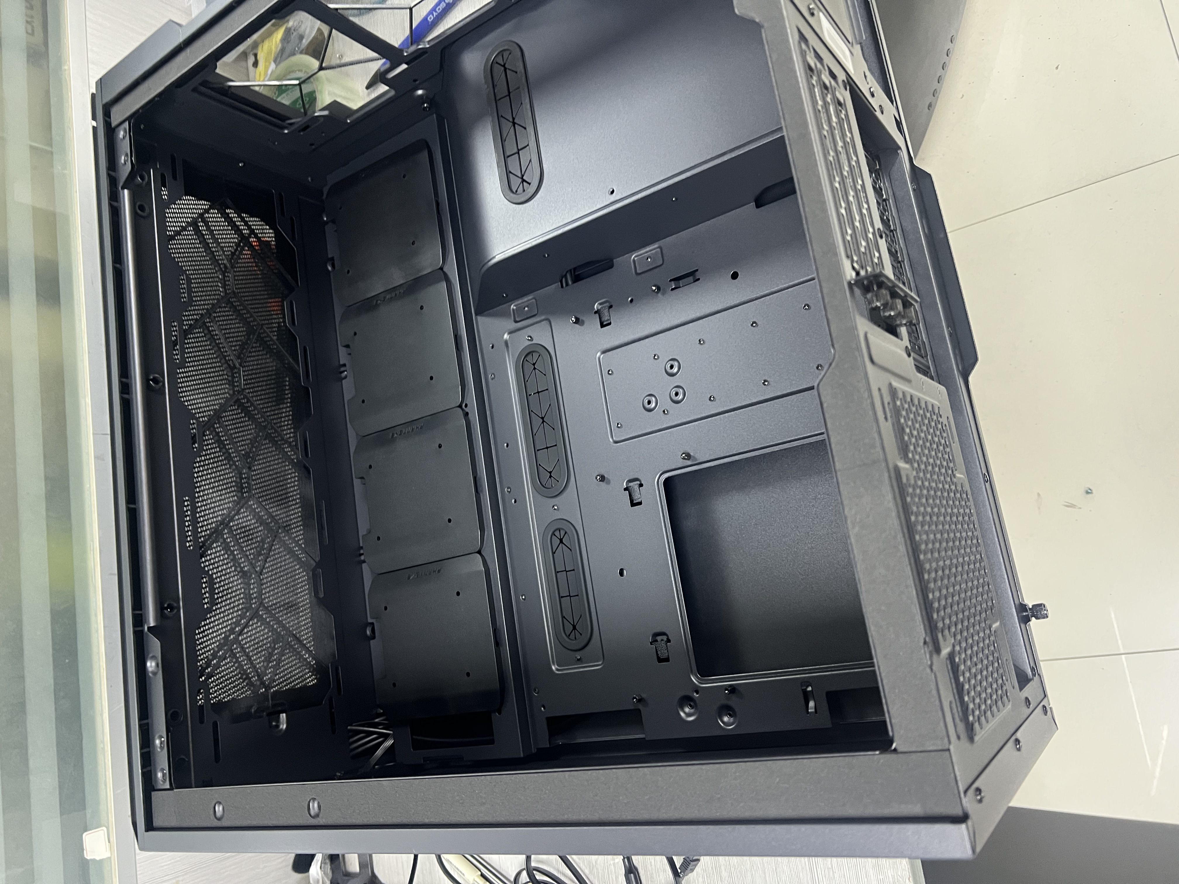 追风者（PHANTEKS）620PC 双路服务器AI工作站电脑机箱(Nas多硬盘位/SSI-EEB主板/双电源/5090/深度学习) 实拍图