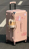 纯奢（CHEYSIR）五轮超大容量行李箱万向轮PC拉杆箱男女学生旅行箱密码箱包皮箱子 经典款-樱花粉·减震刹车功能 32英寸 -抗菌内里【创新5轮-长途出行/出国】 实拍图