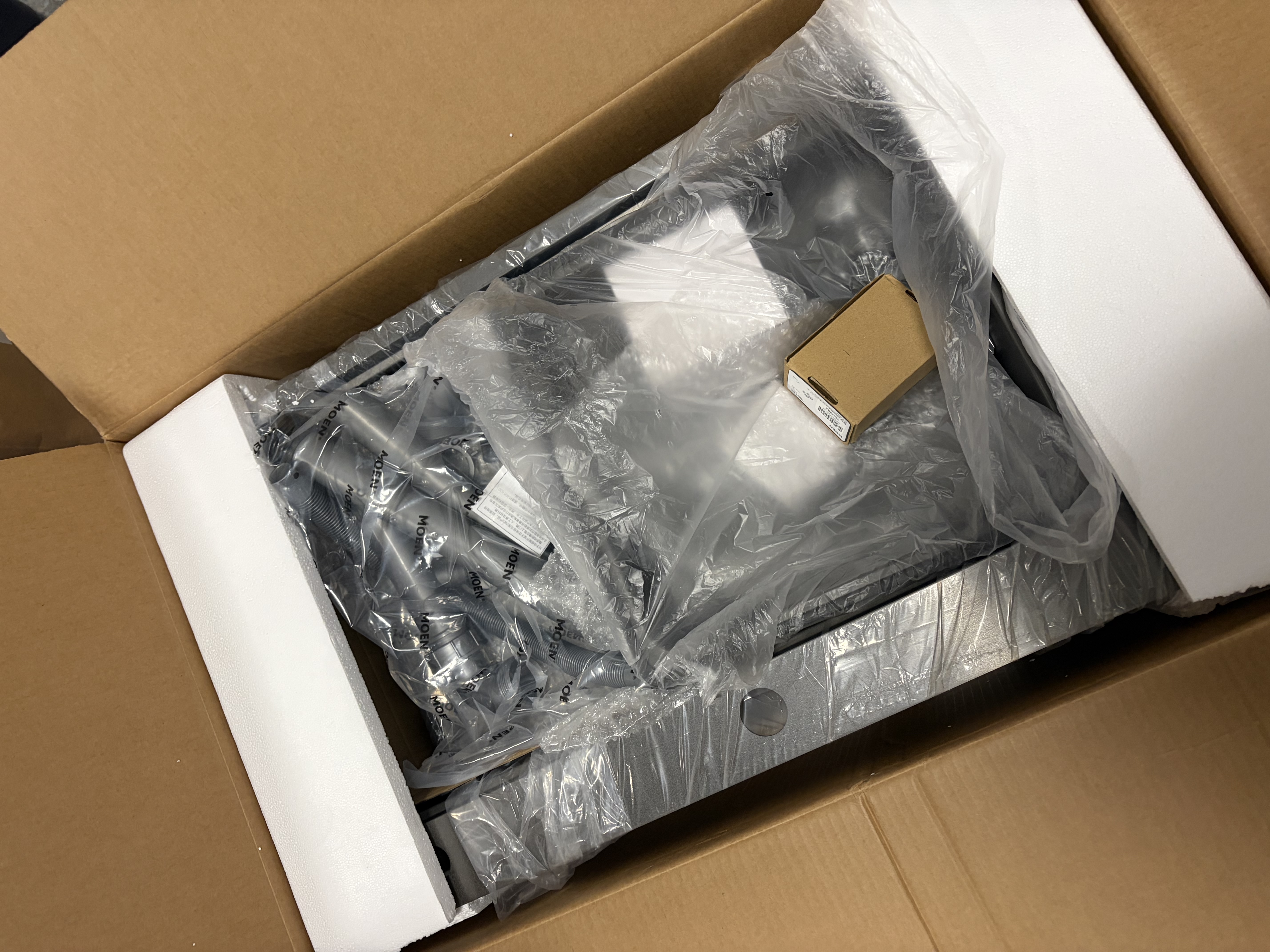 摩恩（MOEN）厨房水槽大单槽火烧石压纹纳米黑304不锈钢手制槽SKW00401AB套装 实拍图