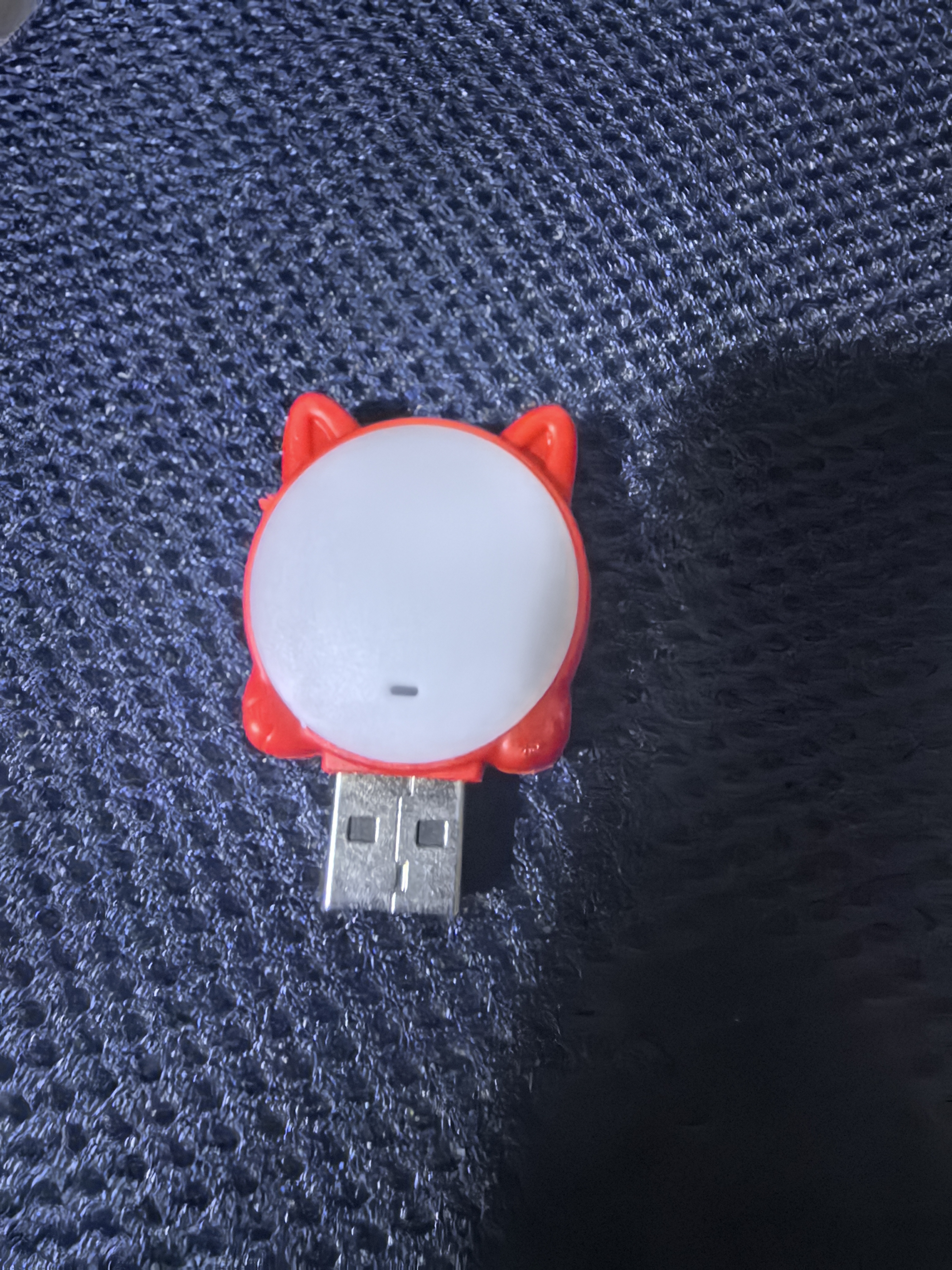 萌猫语音控制小夜灯 人工智能声控 usb起夜灯表情向日葵小夜灯 七彩LED灯创意迷你语音控制小夜灯 红色USB语音小夜灯【1个装】 实拍图