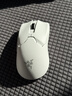 雷蛇（Razer）毒蝰V2pro专业版无线鼠标 电竞游戏 轻量化 对称型  白色(附专用防滑贴+Type-C充电接口) 实拍图