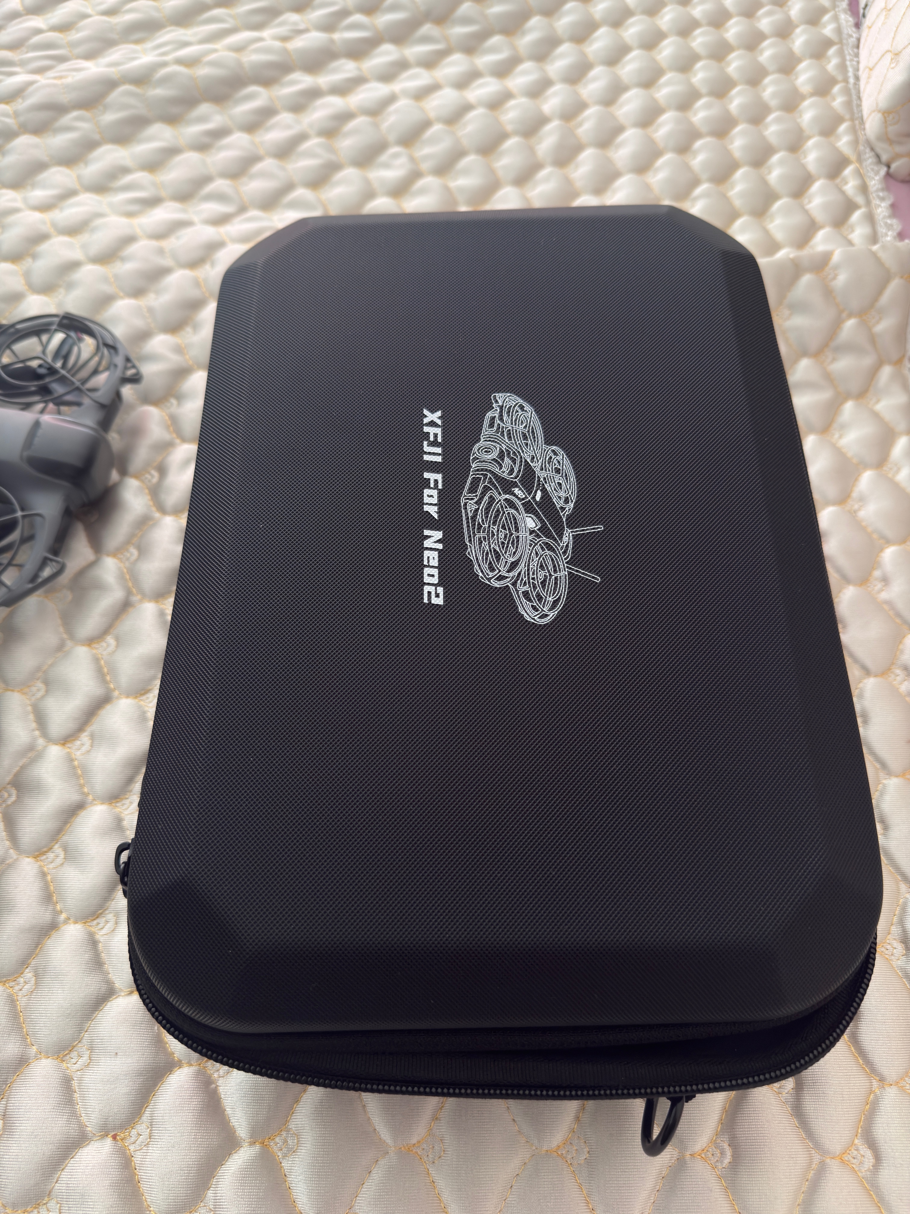 XFJI适用大疆neo2收纳包畅飞标准套装包DJI NEO 2无人机体感套装全套便携手提斜挎便携户外收纳盒 大疆neo2畅飞收纳包（PU黑色） 实拍图