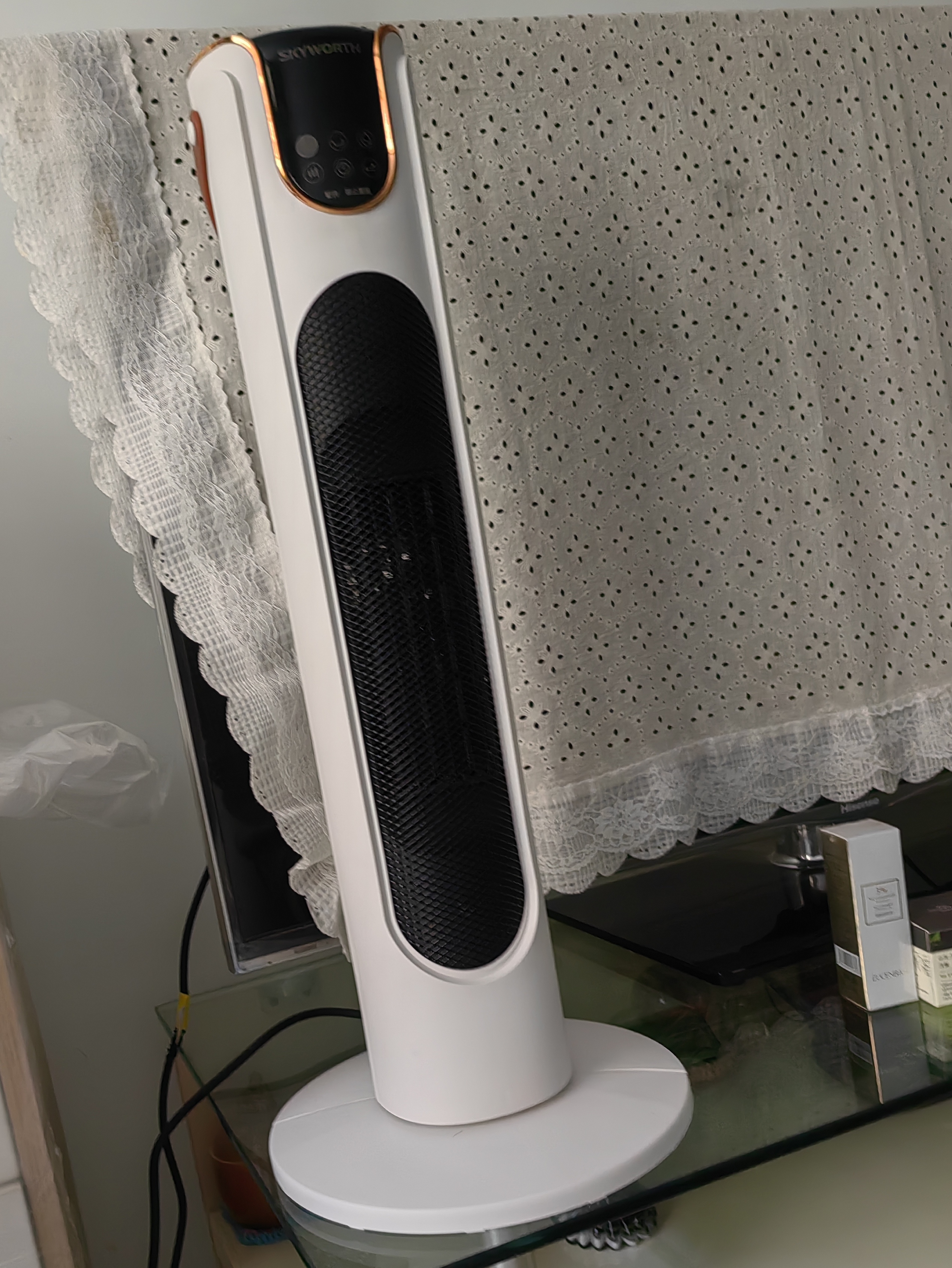 创维【加湿不干燥】石墨烯取暖器暖风机家用电暖器音智控电暖器取暖器节能省电全屋速热 【雾化加湿】语音智控 石墨烯速热 白 实拍图
