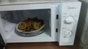美的（Midea）快捷微波炉 家用小型 360°转盘加热 旋钮操控 易洁内胆（M1-L213B） 实拍图