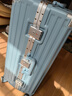 左汀行李箱铝框拉杆箱加厚结实抗压旅行箱登机箱大容量学生密码箱皮箱 浅灰蓝 28英寸 ，适合7-15天长途旅行 实拍图