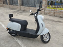 绿源（Luyuan）电动摩托车M7U74公里长续航国民好车60V5块铅酸电池大动力1000W电机电瓶车代步通勤云影灰 实拍图