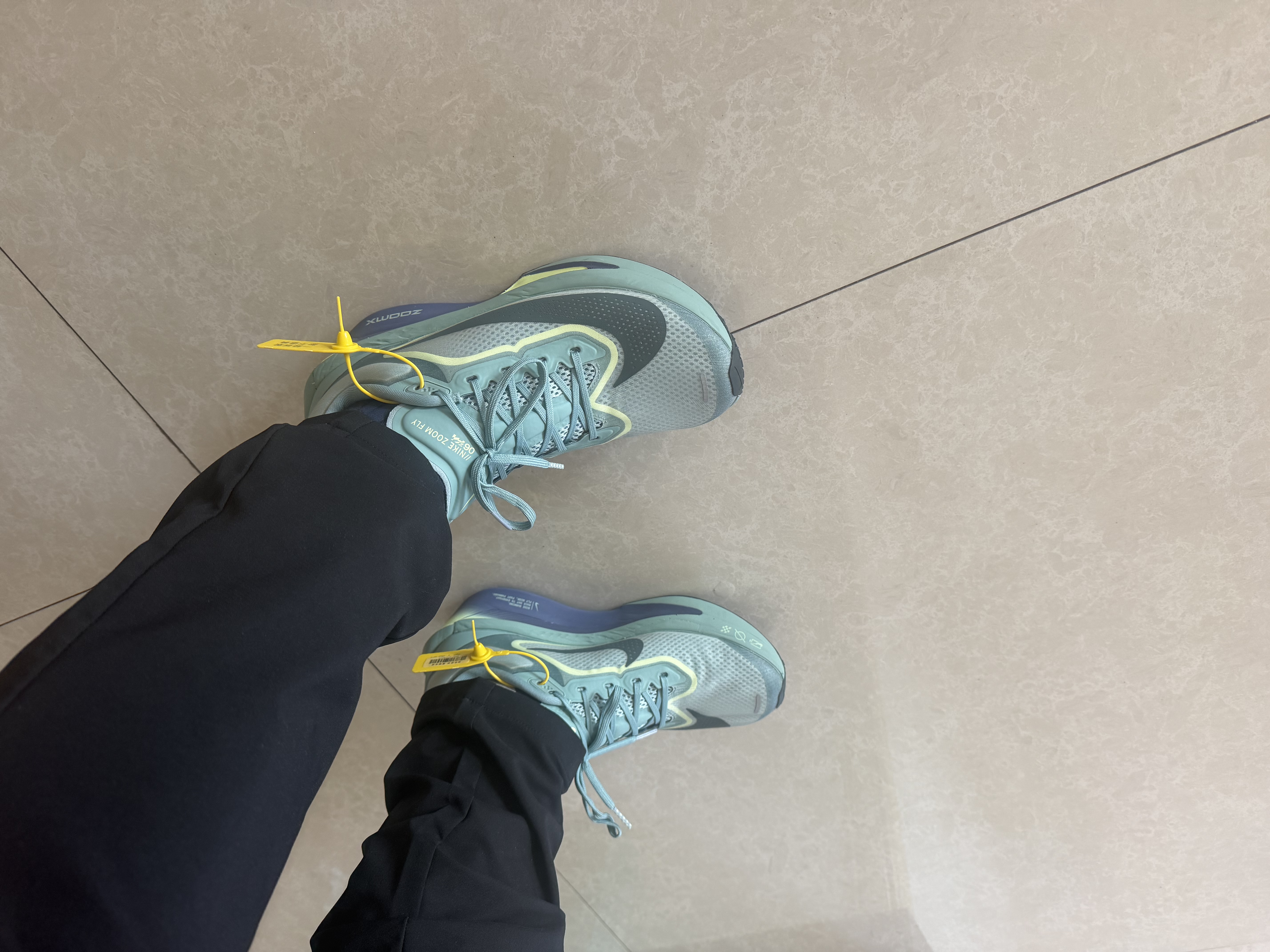 耐克NIKE男子 碳板跑步鞋 ZOOM FLY 6 运动鞋FN8454-003绿 40.5 实拍图