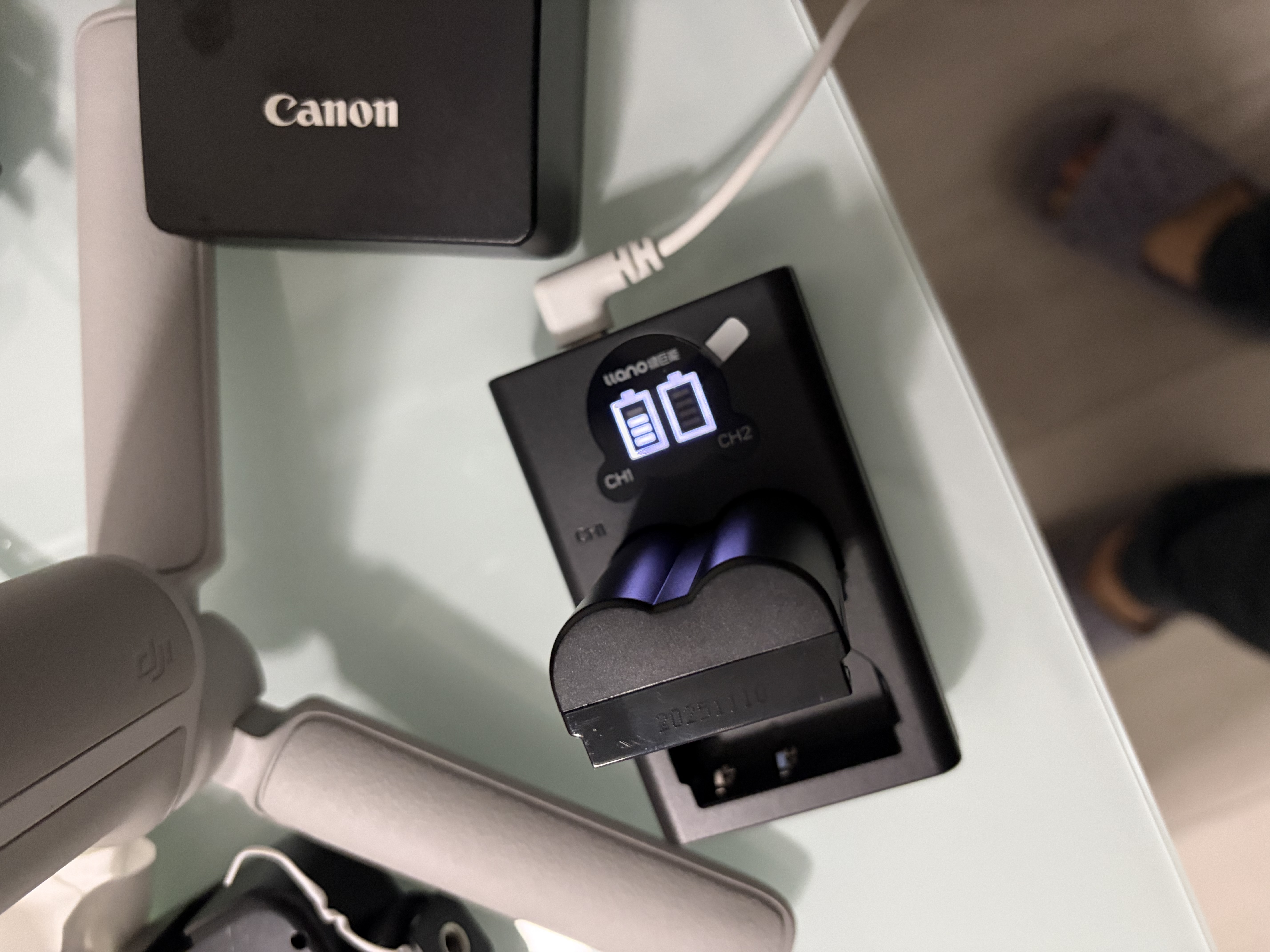 绿巨能（llano）适用佳能50D相机BP511A电池充电器EOS 5D/40D/300D/10d/30D/20d/G6/G1/G3/G4/G5单反数码相机 实拍图