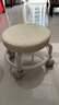 【京喜甄选】椅子万向轮美缝凳子带轮旋转擦地矮凳美甲修脚凳滑轮 儿童凳-米白色款 实拍图