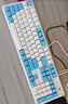 雷柏（Rapoo） V500PRO白蓝升级款 104键有线背光机械键盘 PBT双色键帽电脑办公游戏全键无冲可编程键盘 茶轴 实拍图