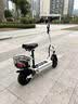 绿源【向往的生活推荐品牌】电动滑板车锂电池便携可折叠电动车成人两轮代步车迷你电动车 48V/白色/170-190里/800W/智能AI/带座 实拍图