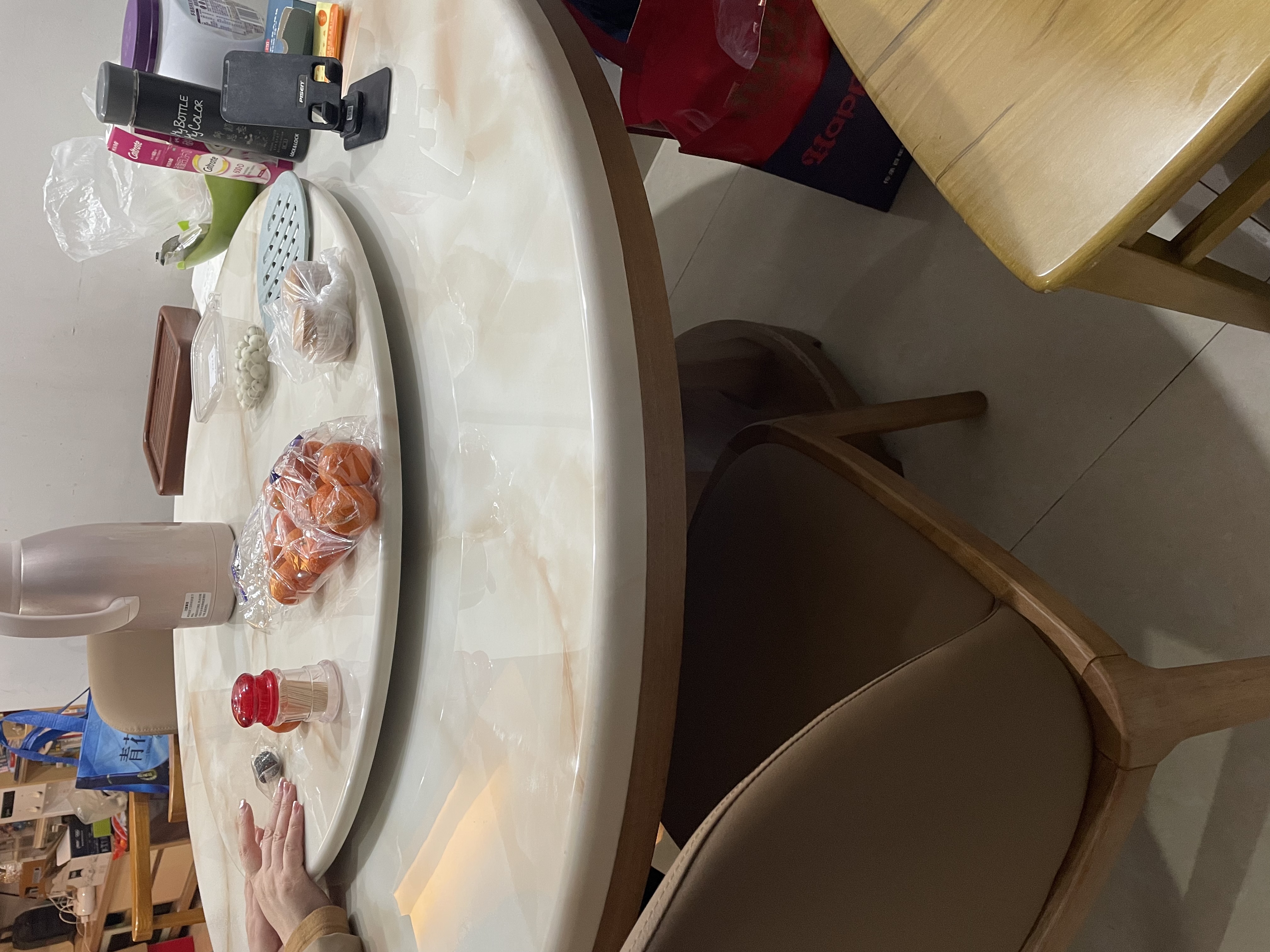 采薇 大理石餐桌家用餐桌椅组合实木白蜡木大圆桌现代简约圆形饭桌 1.35米餐桌(带转盘）+4张餐椅 实拍图