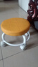 【京喜甄选】椅子万向轮美缝凳子带轮旋转擦地矮凳美甲修脚凳滑轮 儿童凳-橘色款 实拍图
