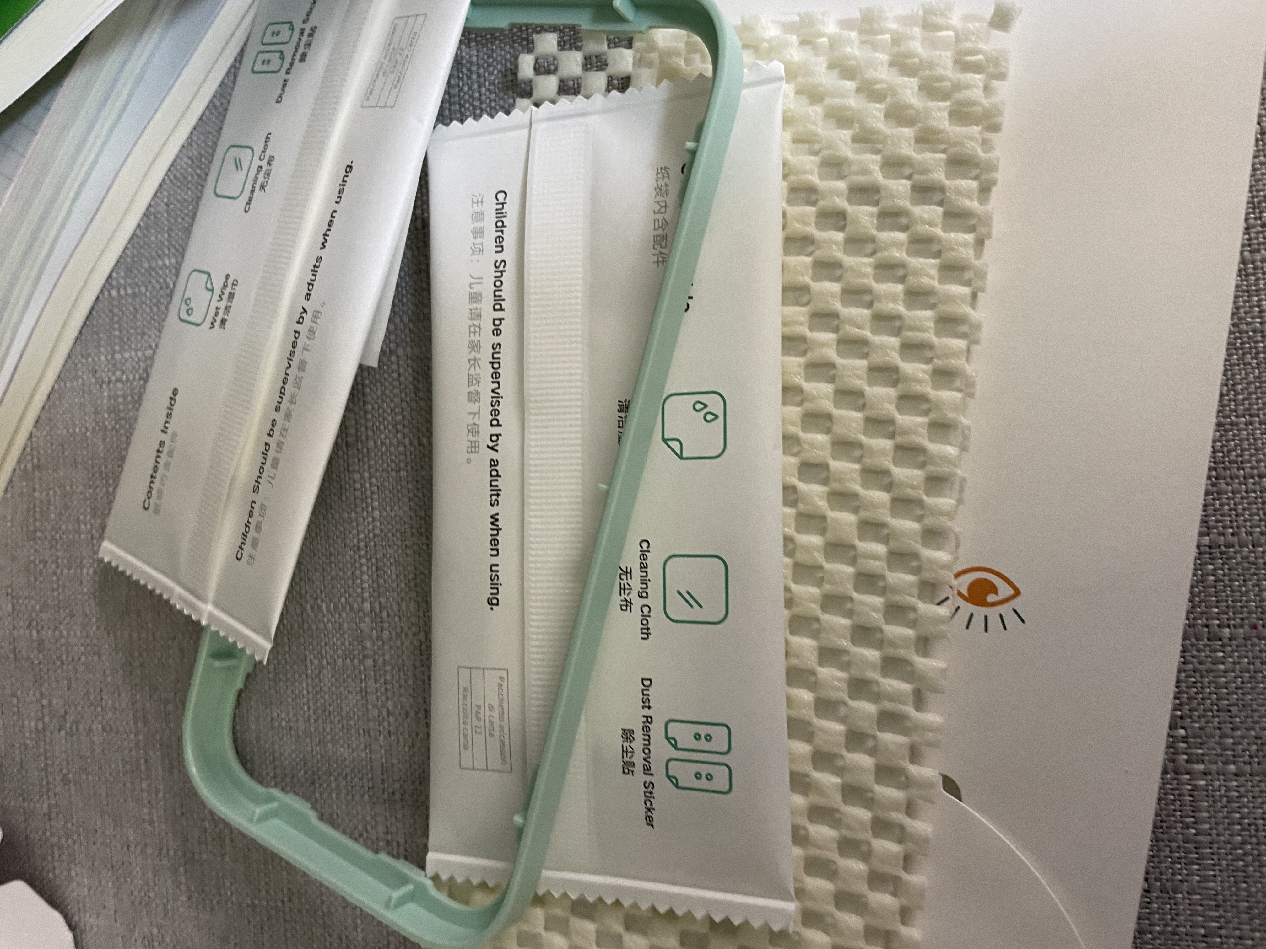 绿联苹果14/13钢化膜iphone17pro/16/15手机膜17e保护膜13promax防窥蓝光12/11/XR高清膜7/8防爆屏幕膜 【晶钻防爆膜】三倍防爆*2片 iPhone17e/16e/1 实拍图