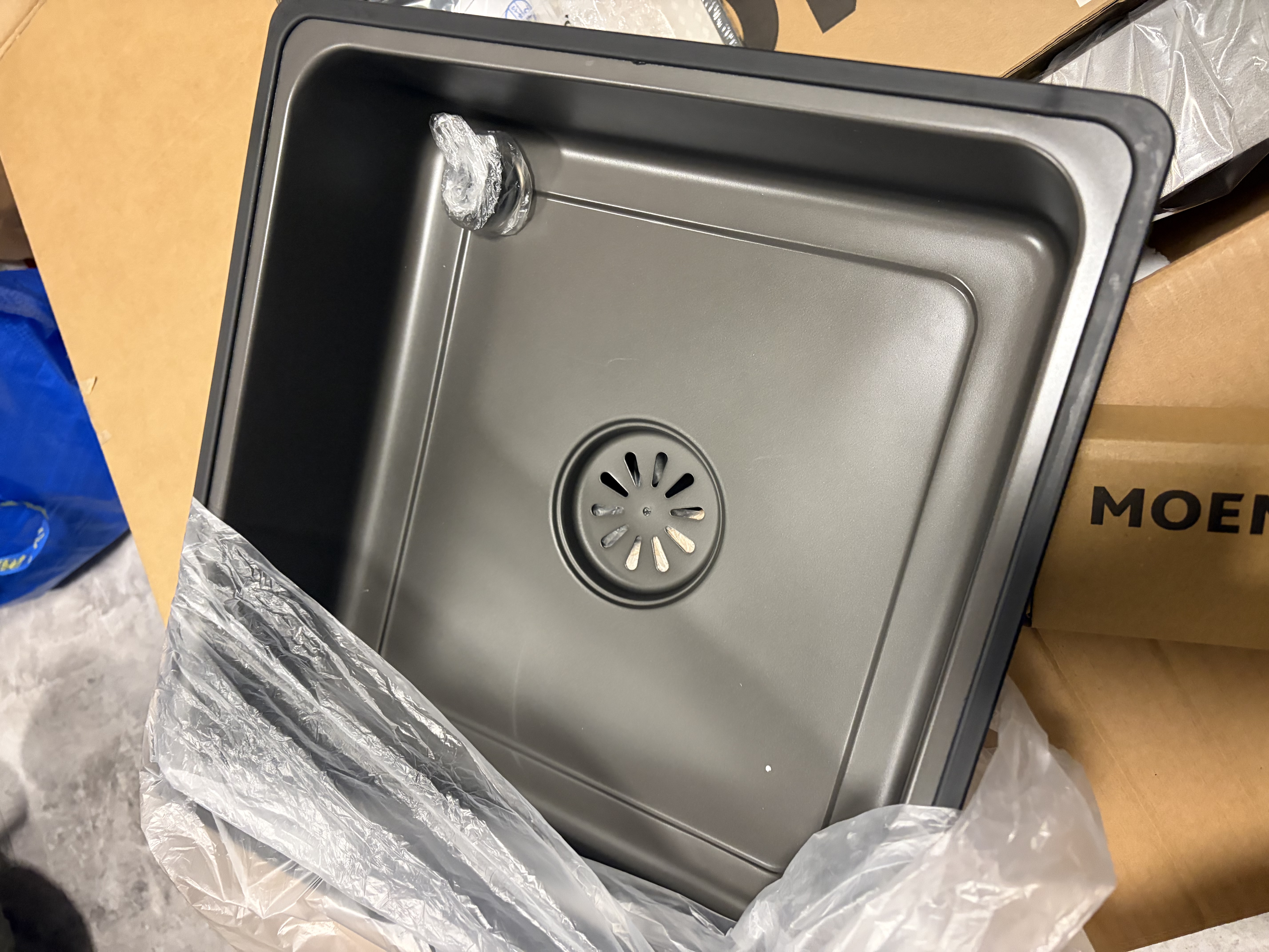 摩恩（MOEN）厨房水槽大单槽火烧石压纹纳米黑304不锈钢手制槽SKW00401AB套装 实拍图