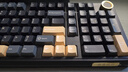 京东京造JZ990Pro三模无线蓝牙有线办公游戏键盘电竞PBT键帽RGB送男友独立数字区续航外设机械键盘鎏金黑 实拍图