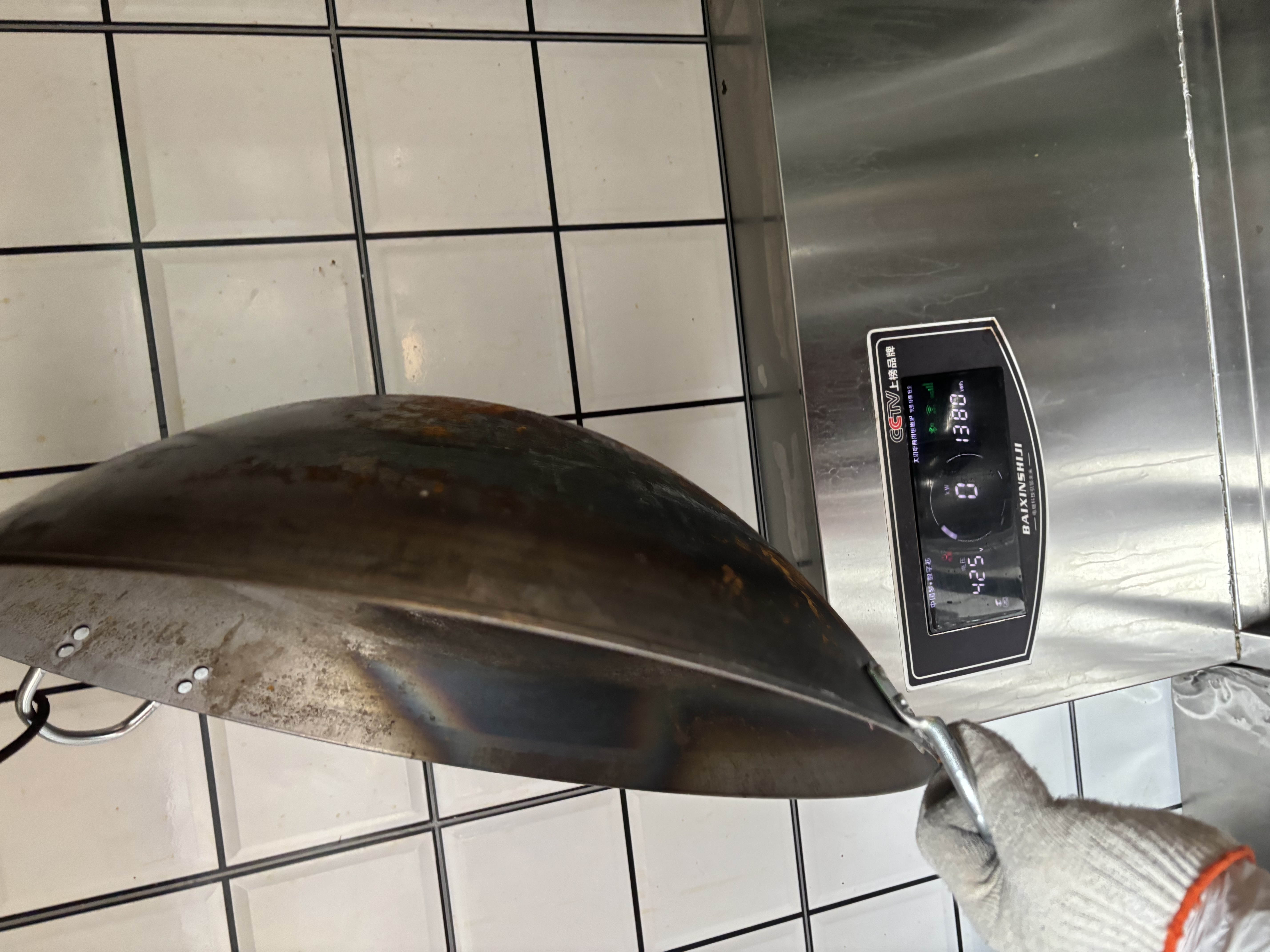 云中厨商用凹面电磁炉专用锅酒店炒菜锅双耳不锈钢40cm50cm电磁灶铁锅 适用于40微晶玻璃 双耳铁锅 50cm 实拍图
