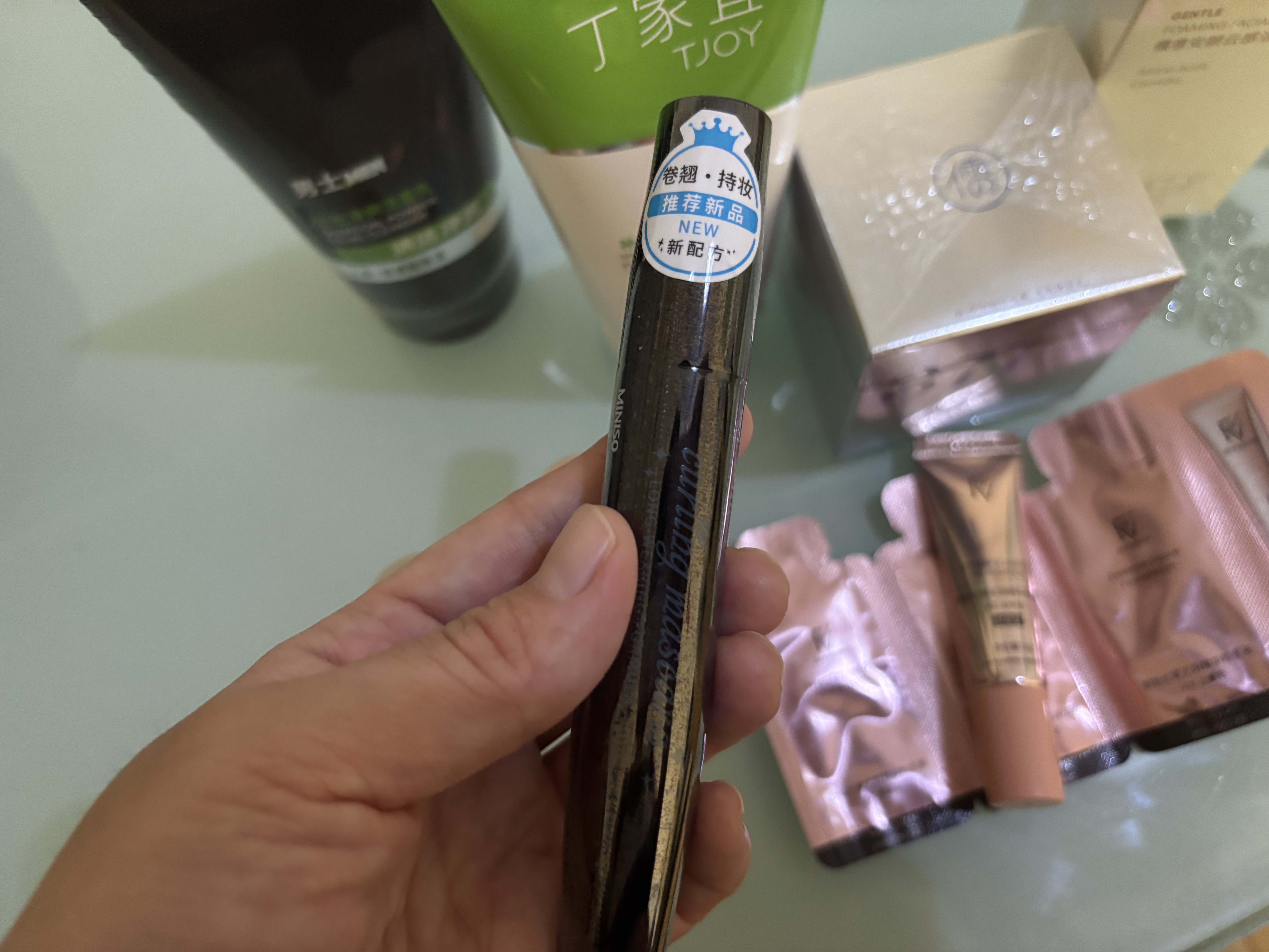 名创优品（MINISO）持妆卷翘睫毛膏定型防水防汗不晕染生日礼物女 黑色（新配方） 实拍图