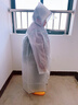 牧萌（moremerry）儿童雨衣男童女童学生全身防水上学带书包位雨披 淘气熊 XL 实拍图