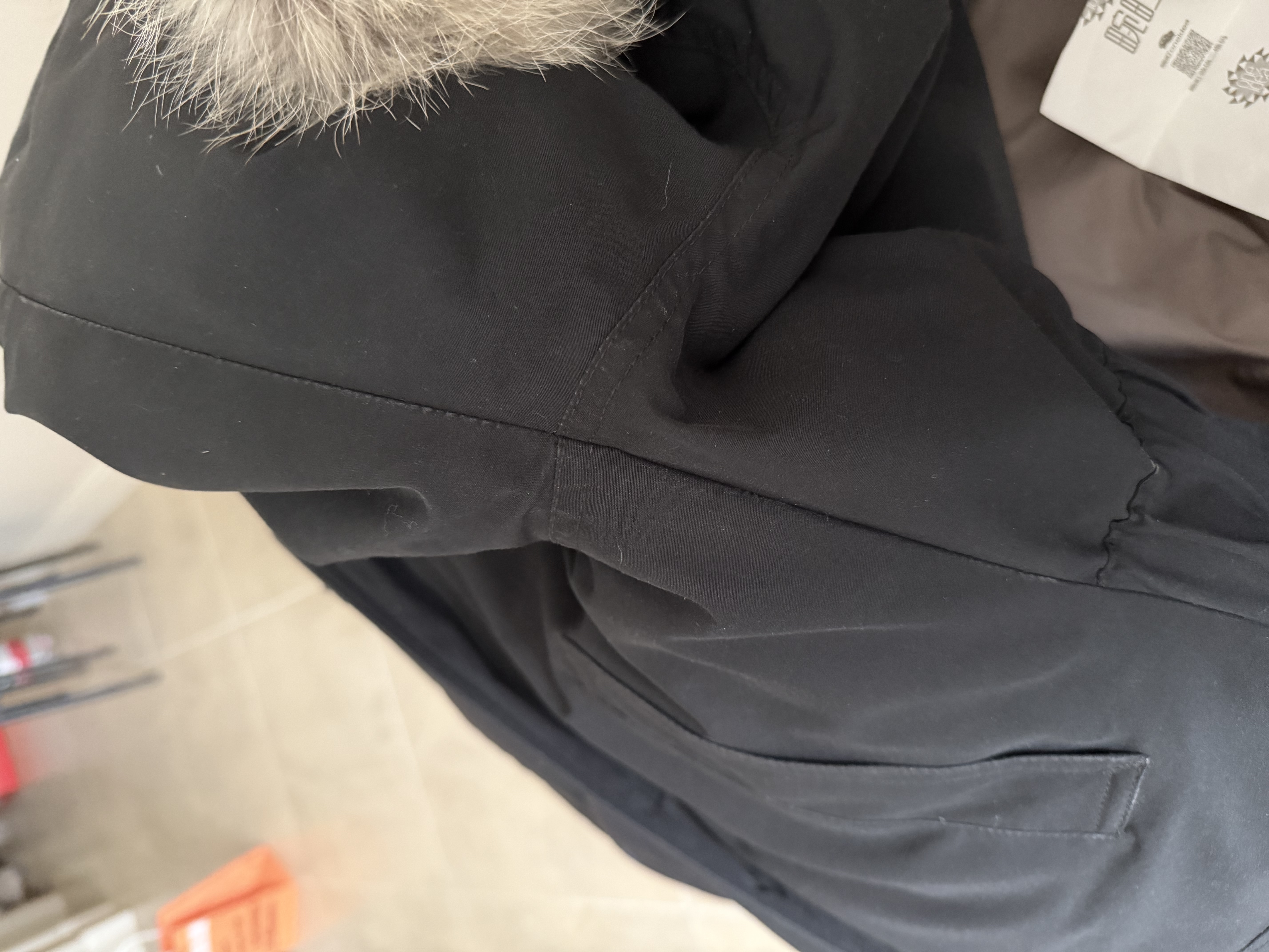 MO&Co.羽绒服90鸭绒高领连帽轻暖高密防钻绒双门襟中长款量感暖核 灰白色 M /165 实拍图