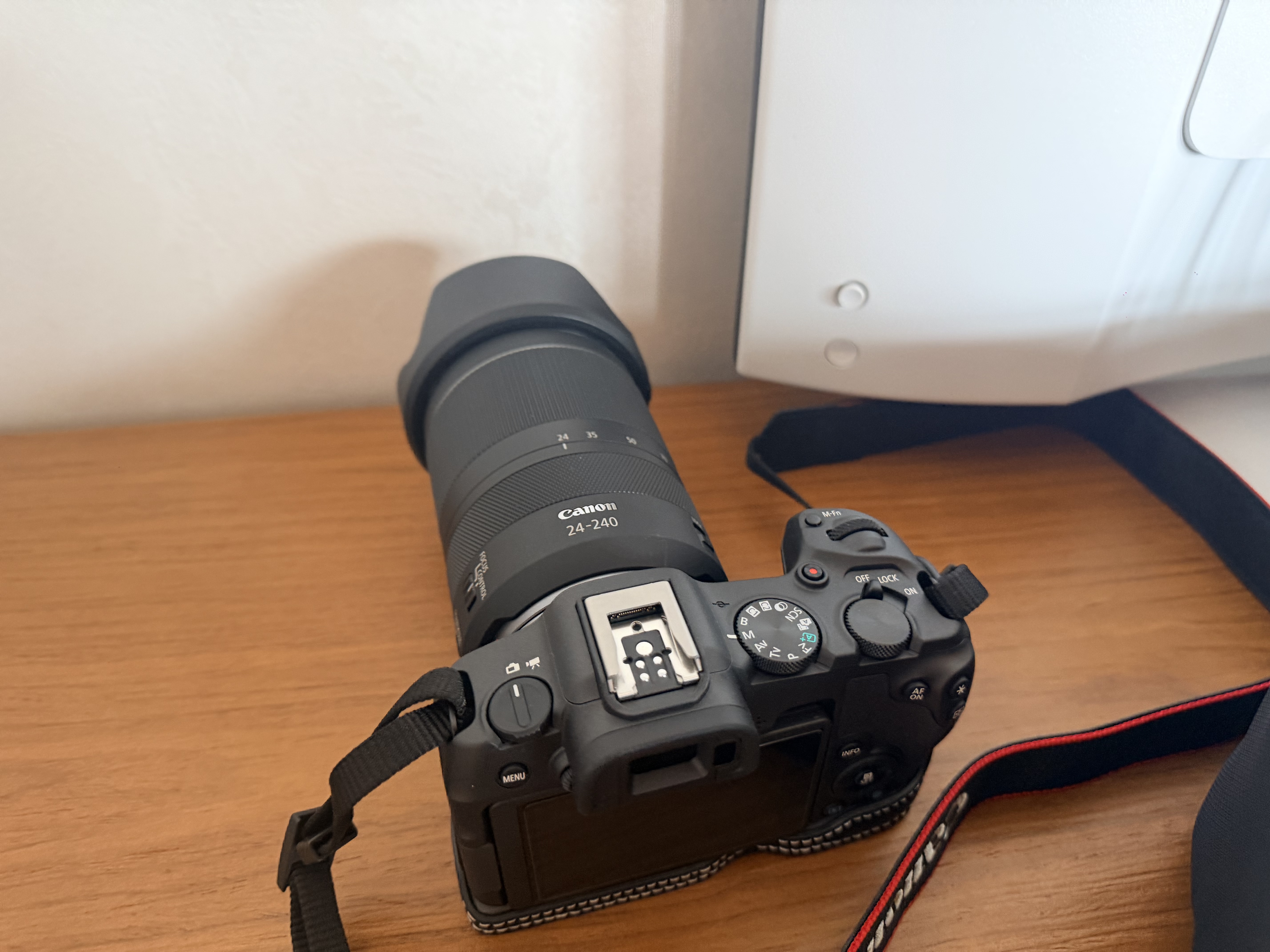 佳能（Canon）r8全画幅微单相机 R8数码高清4K视频vlog直播旅游 专业级微单 R8单机身 【原厂原包 不包含镜头】 官方标配【京东多仓发 快至次日达】 实拍图
