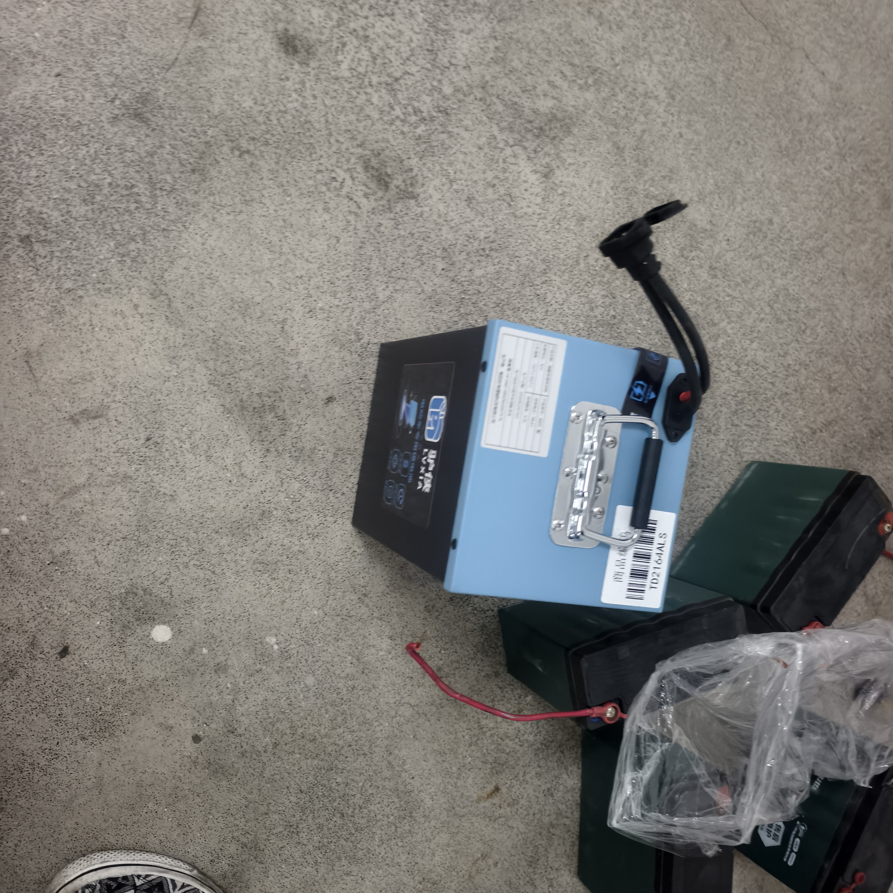 驴侠电动车锂电池电瓶蓄电池二三轮车48v60v72v磷酸铁锂三元电动摩托 52V35Ah 比亚迪铁锂 70-90公里 (适配48V电摩) 立式 实拍图