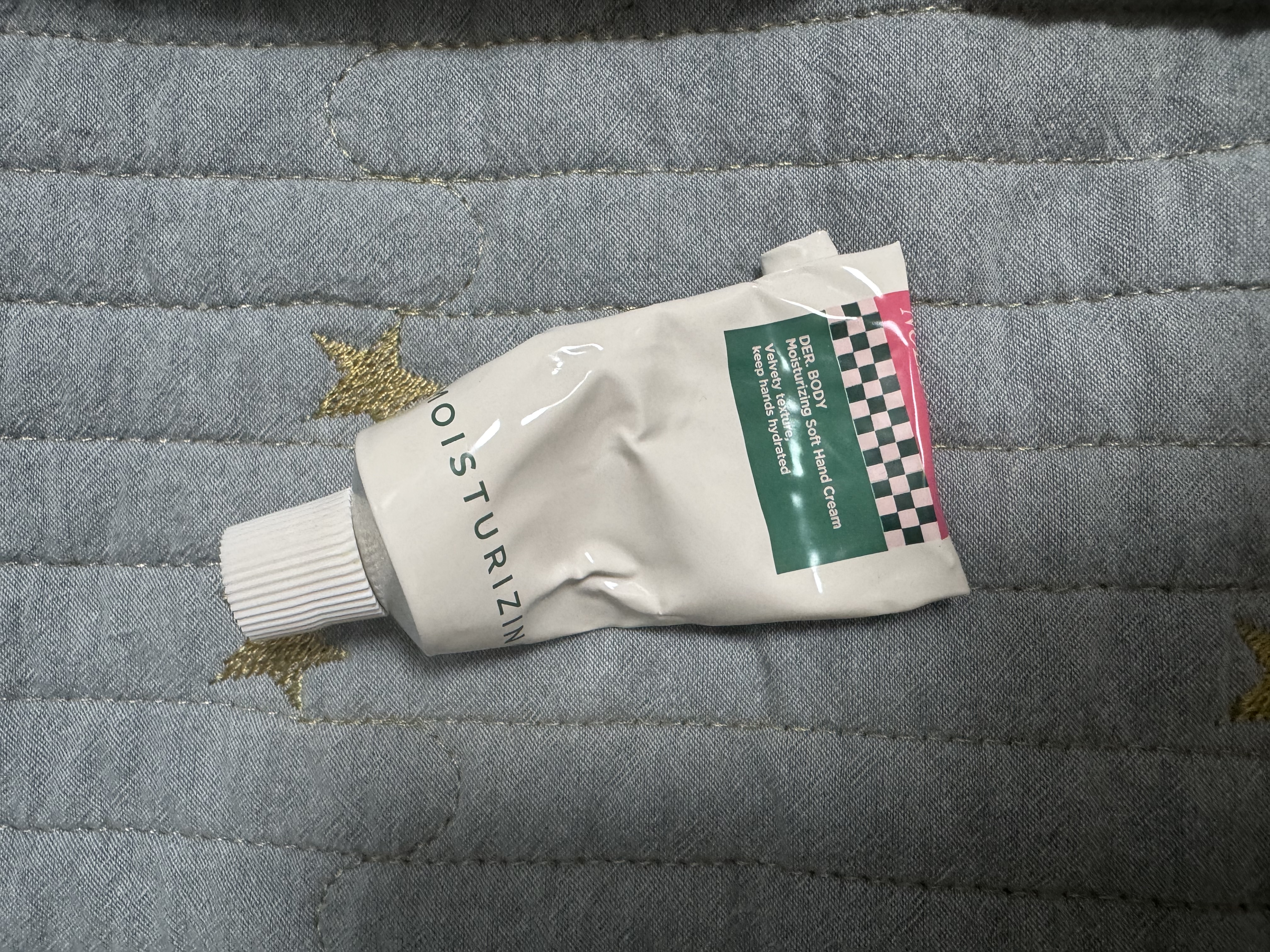 如薇（RNW）清润丝柔护手霜（圣诞夜）50g鳄梨果神经酰胺补水保湿滋润润手霜 实拍图