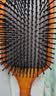 屈臣氏（Watsons）【屈臣氏】BEAUTYCRUSH美发梳造型梳 颜色包装随机发 木质气囊按摩梳 实拍图