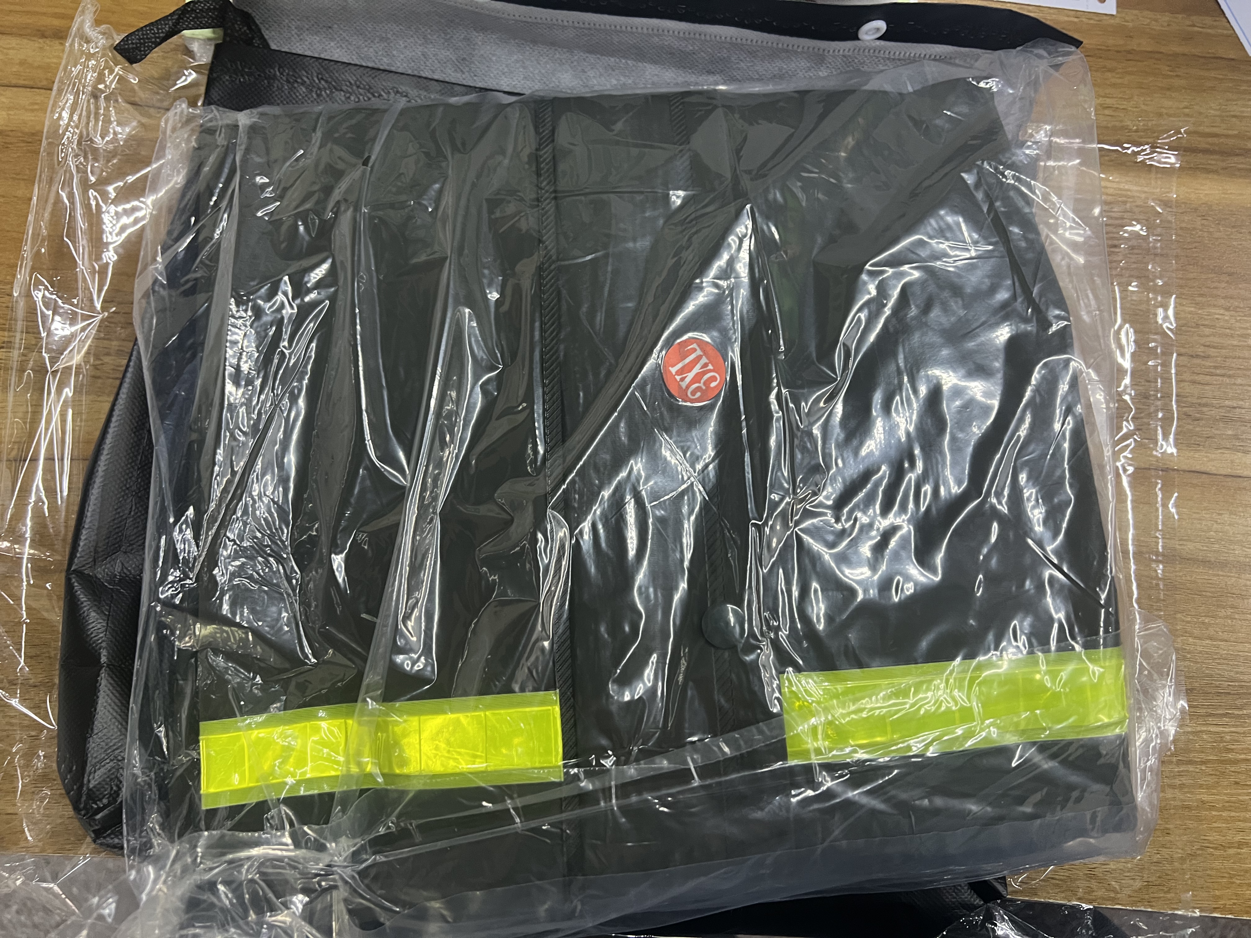 品之德 高亮反光分体雨衣雨裤套装 成人防暴雨防水值勤防汛骑行 内外双口袋 PY-025绿色3XL 实拍图
