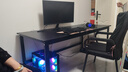 馨美凯电脑桌台式家用简易书桌办公桌简约现代工作台租房卧室学习写字桌 【单桌1.6cm厚桌面】黑架+碳纤色 长180cm*宽80cm*高74cm 实拍图