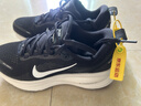 耐克NIKE女子跑步鞋缓震 迈柔VOMERO 18 运动鞋HM6804-005黑灰白38 实拍图