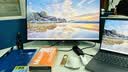 罗技（Logitech）Spotlight 无线演示器 投影笔 ppt翻页笔 演讲笔 放大聚焦液晶屏可显 (金色) 实拍图