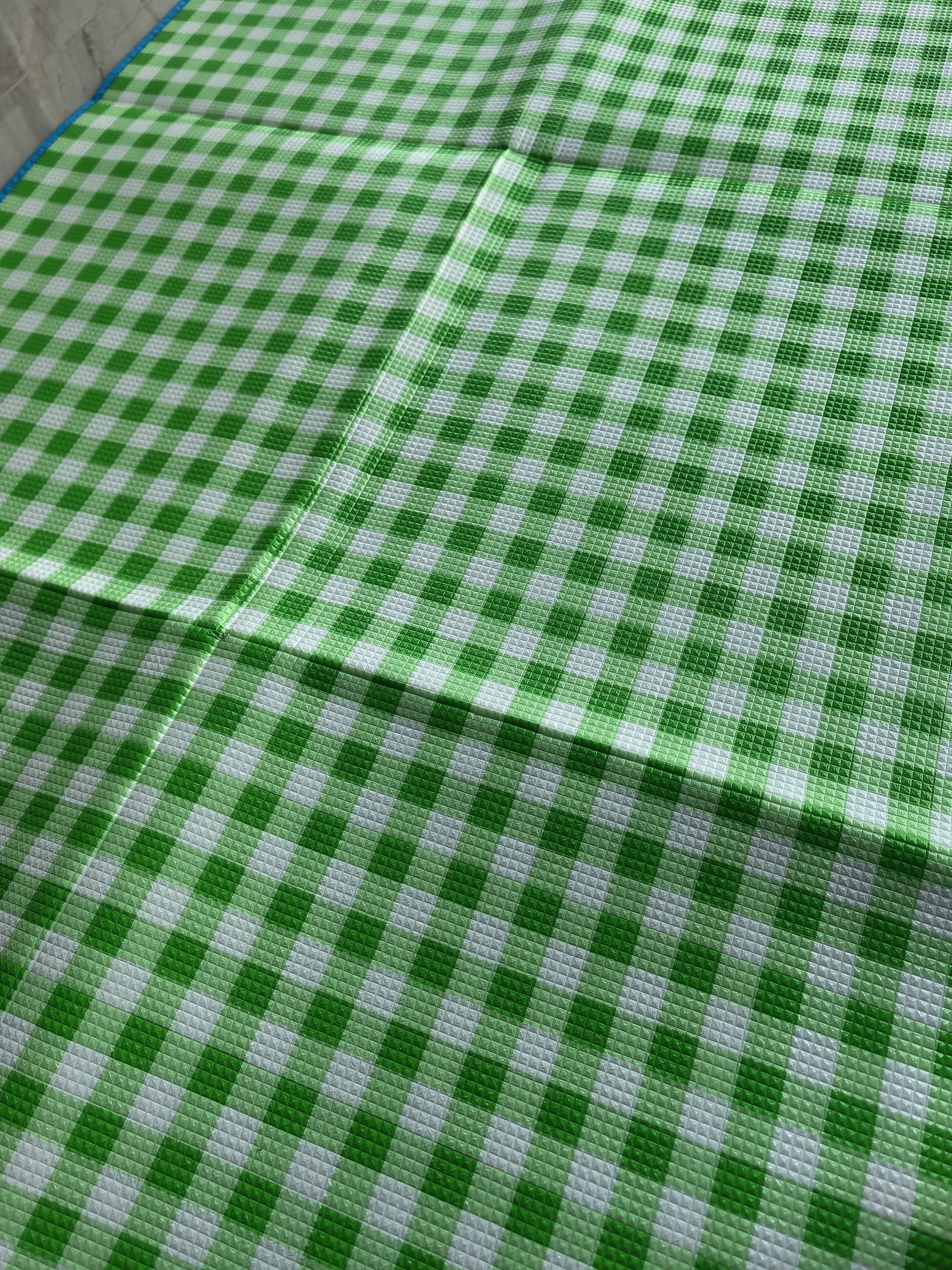 探险者（TAN XIAN ZHE）防潮垫户外帐篷垫子防水布铝箔野餐垫子地铺垫沙滩垫多人加宽 【加厚绿白格野餐垫】200*180cm 实拍图