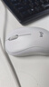 罗技（Logitech）M221 轻音鼠标 无线鼠标 办公鼠标 对称鼠标 带无线微型接收器 米白色 实拍图
