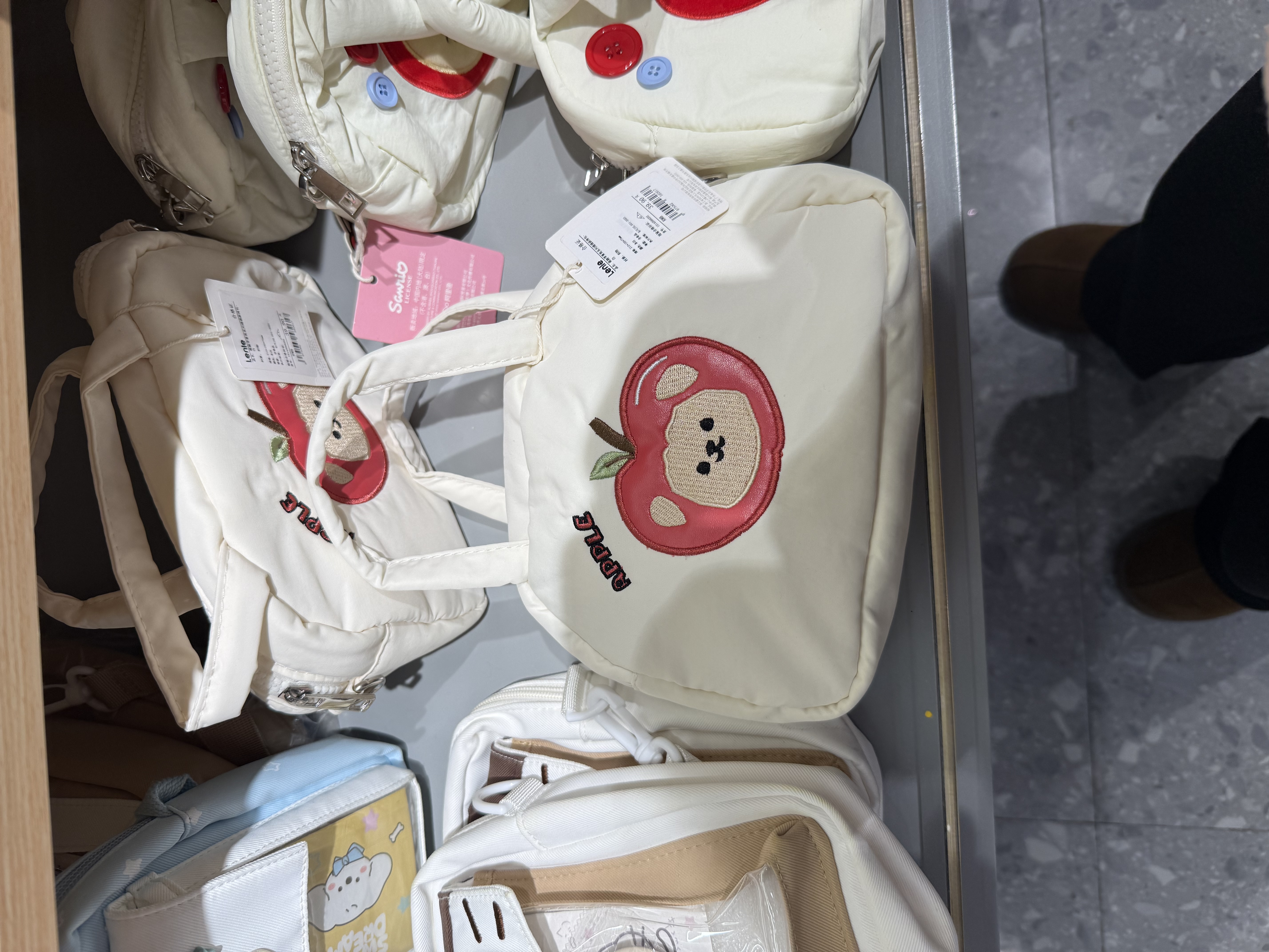 维简衣服收纳箱防水防潮衣物被子整理箱玩具整理百纳箱大号透明66L 实拍图