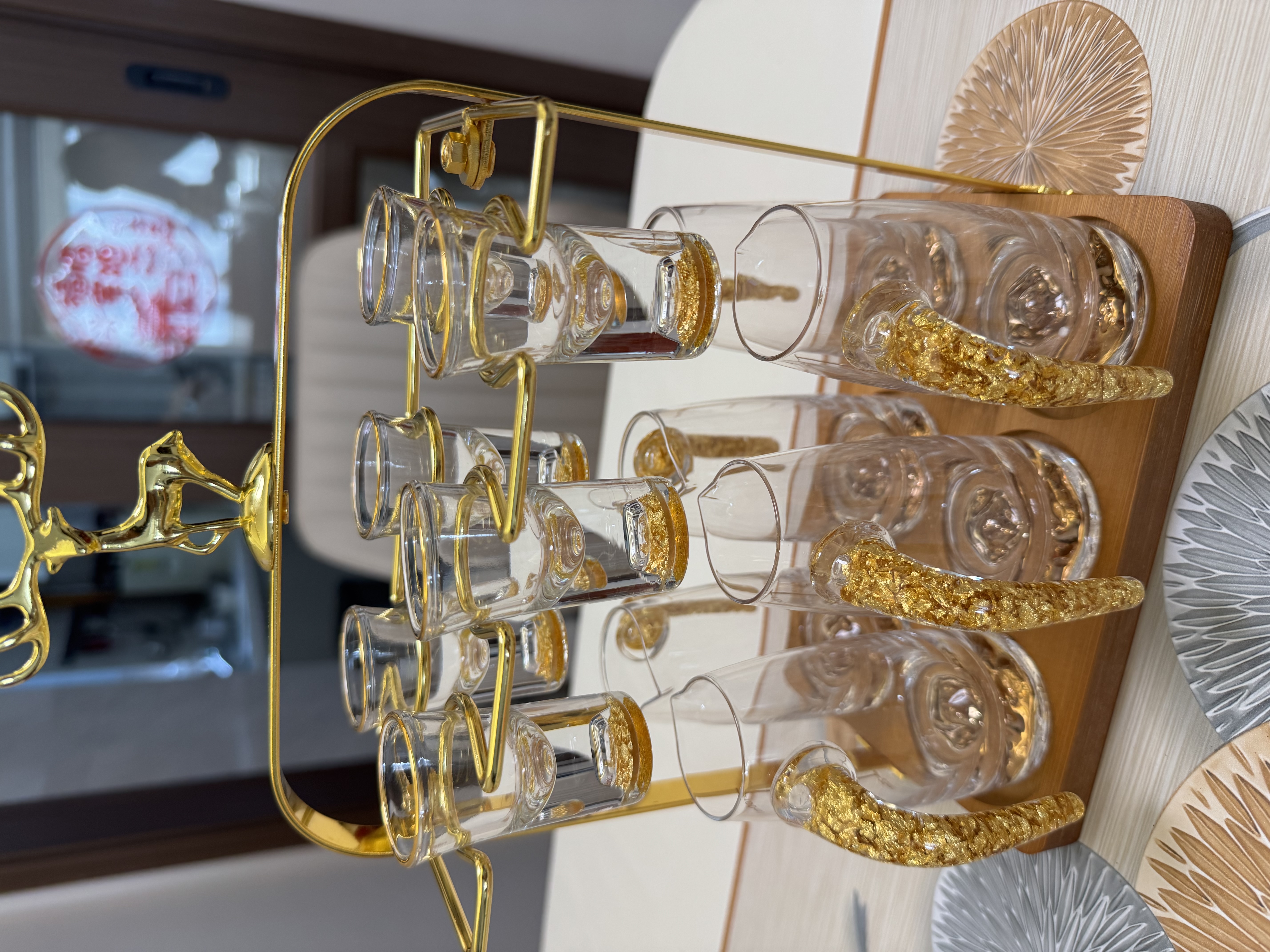德销特高档白酒杯套装轻奢家用金箔金山分酒器酒具套装 金山金箔款6壶6杯+麋鹿杯架 实拍图